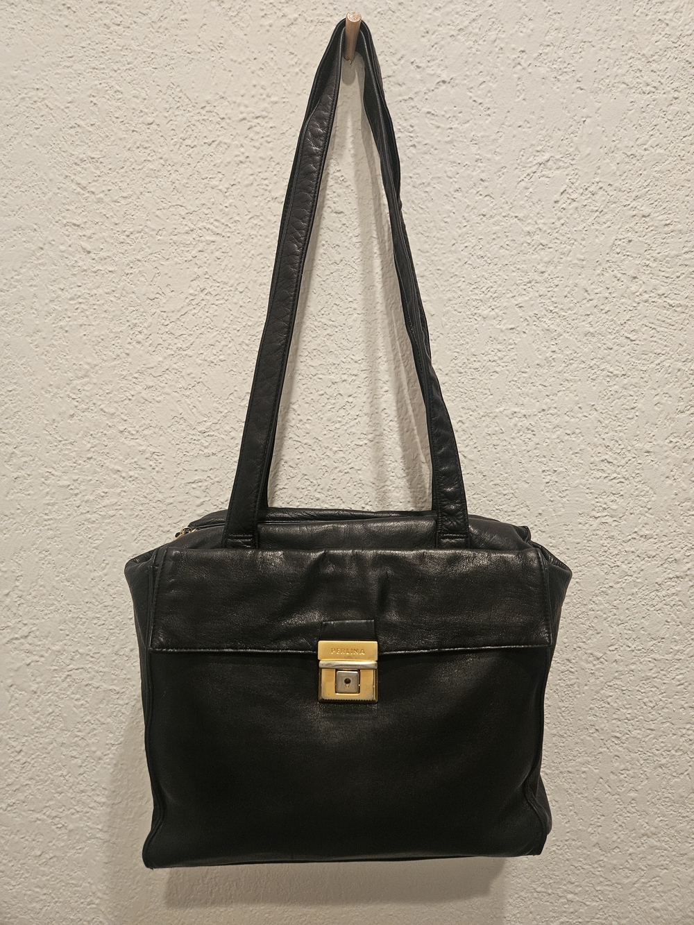 Perlina Black Shoulder Bag